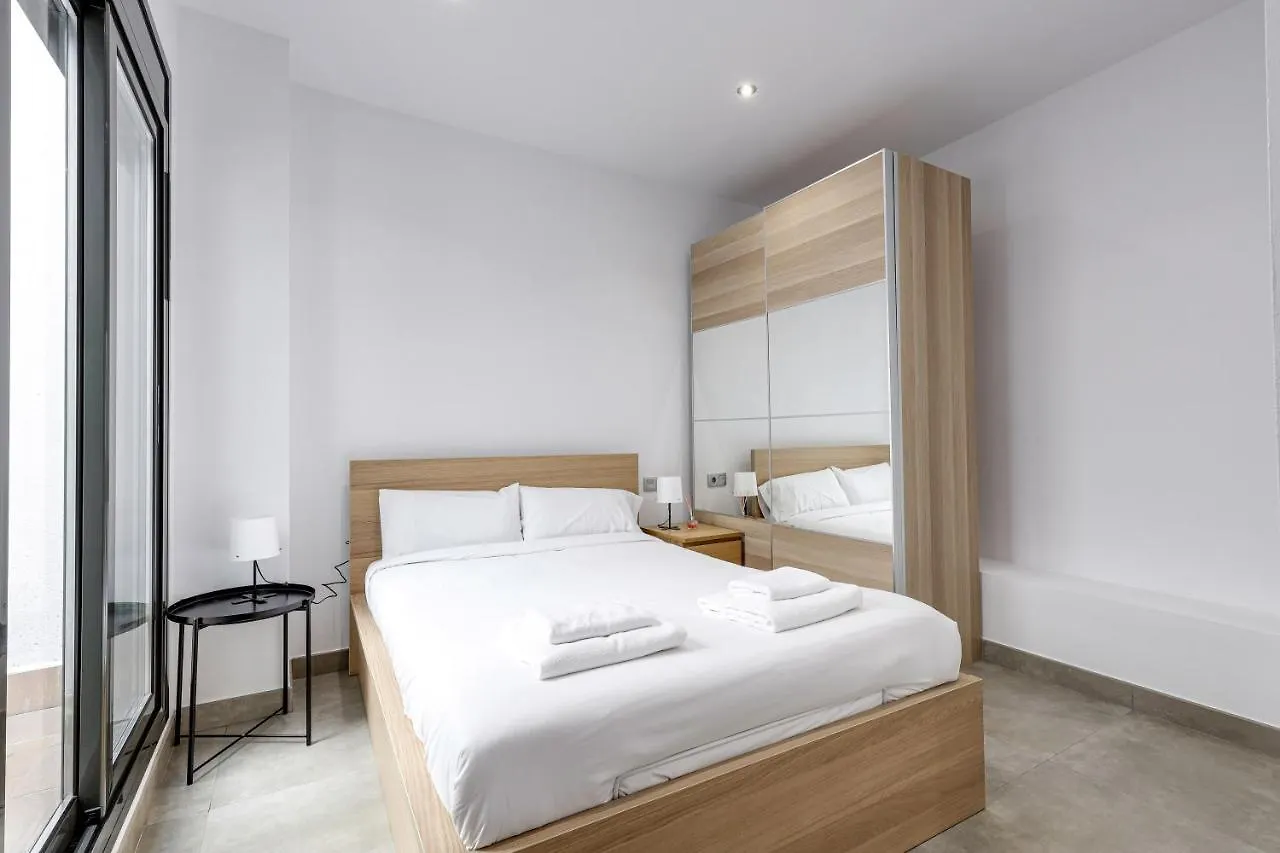 Urban Flats Vallirana Barcelona 0*,