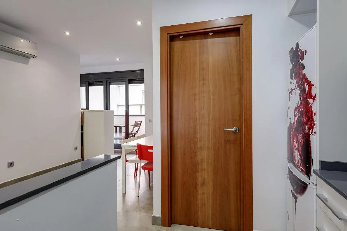 Urban Flats Vallirana Barcelona 0*,